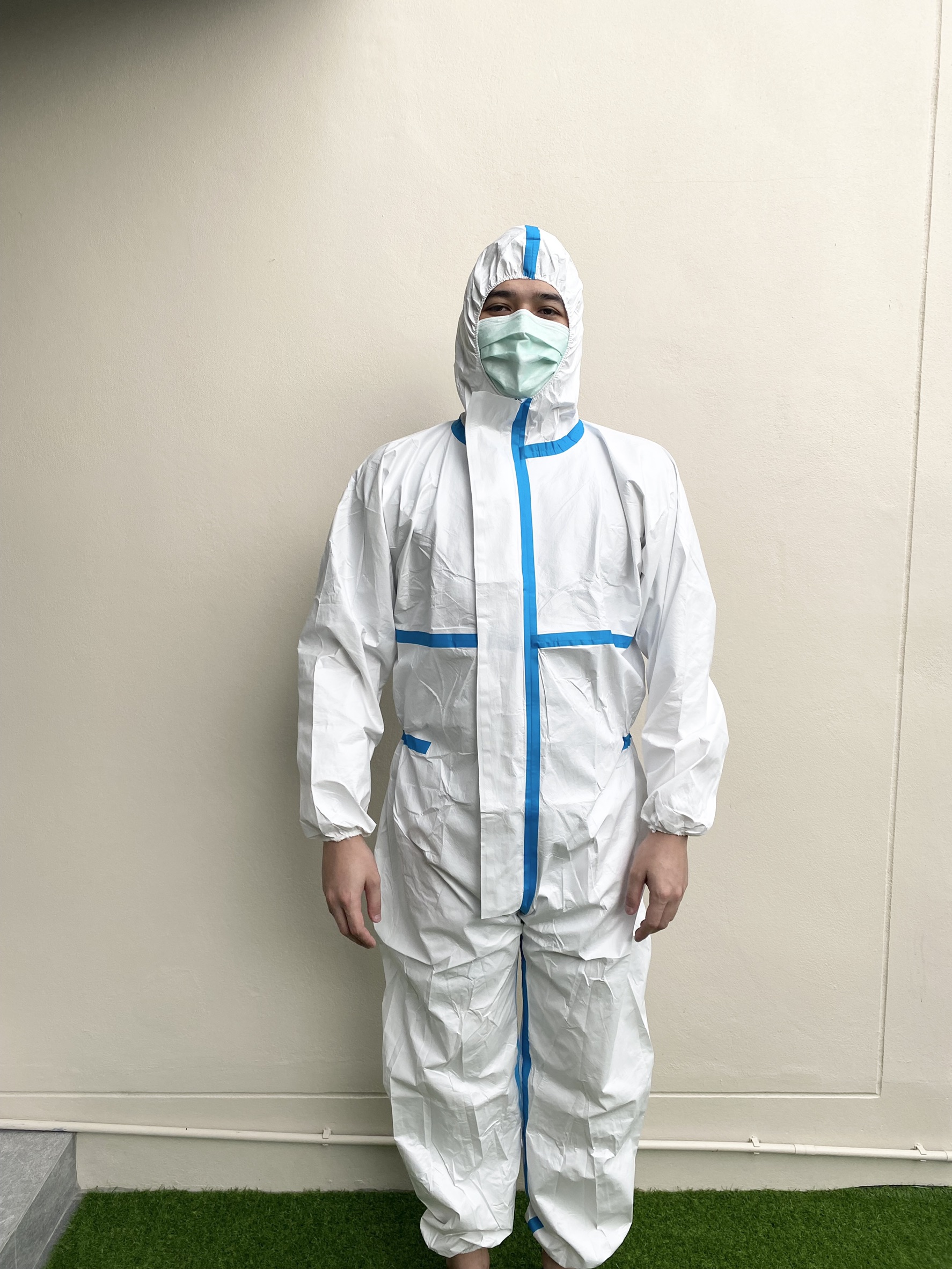 PPE coverall 75 แกรม มีเทปสีฟ้าปิดรอยต่อของผ้า (Level 2)